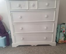 chest of drawers