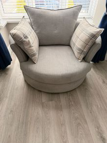 Swivel armchair