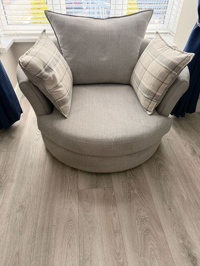 Swivel armchair