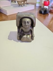 Wild goose seated lady