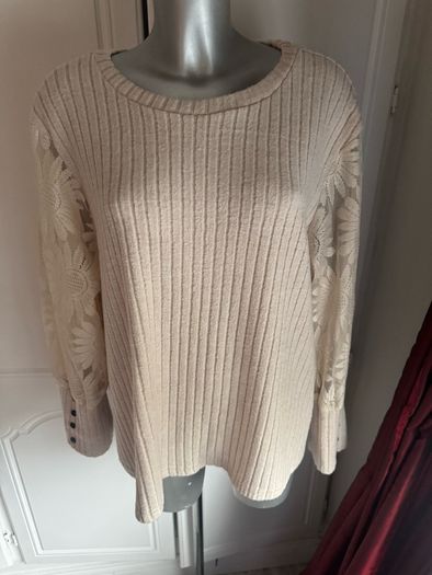 Beige lace sleeves Shein blouse size 2XL UK20 EU48 Postage included