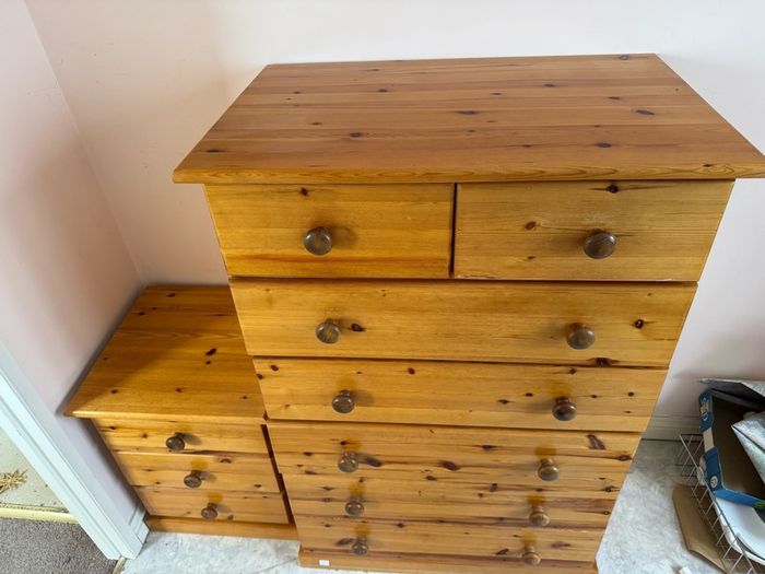 chest of drawers and two bedside lockers