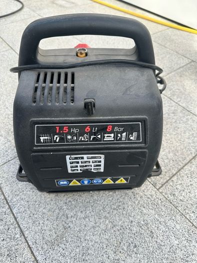 Air compressor