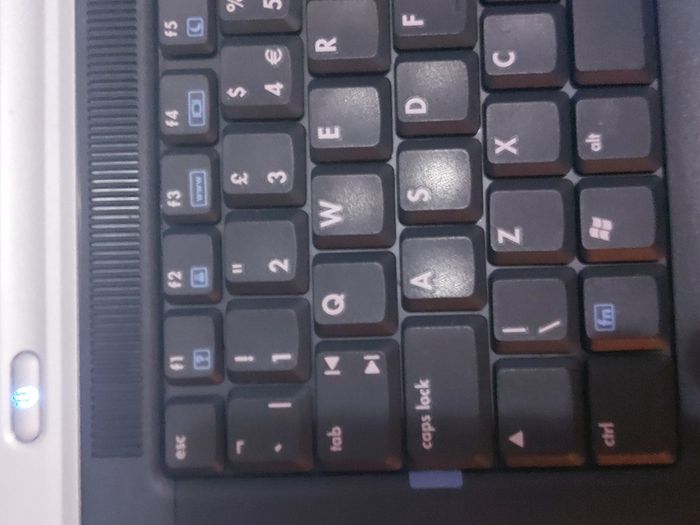 HP Pavilion zv6000, .5GB Ram, 60GB HDD, Original Windows XP, Real Genuine Vintage Laptop in excellent condition