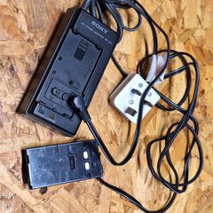 Sony AC Power Adaptor / Battery Charger Model AC-V30