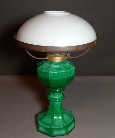1938 Slevogt Gablonz malachite glass ar deco petroleum lamp