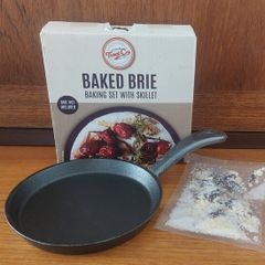 Fosters Treat Co. Baked Brie Baking Set with Cast Iron Skillet - BNIB