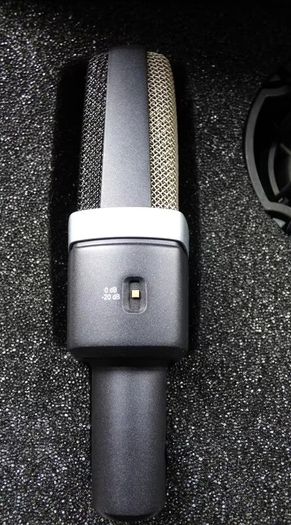 AKG c214 microphone