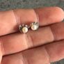 9 carat pearl earrings Image 4