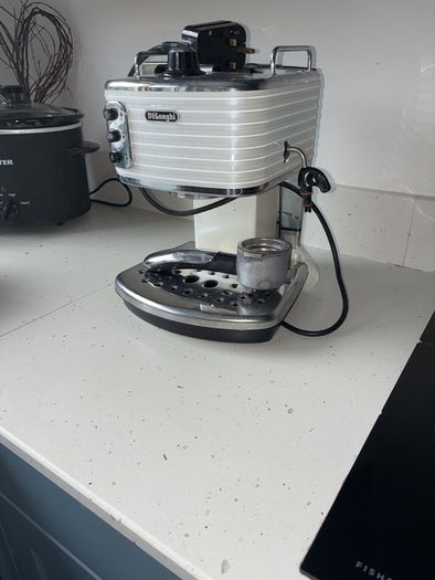 coffee machine - de longhorn scultura