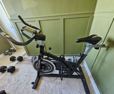 Hit Fitness G6 Indoor Cycling Bike  Excellent Condition