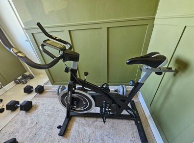 Hit Fitness G6 Indoor Cycling Bike  Excellent Condition
