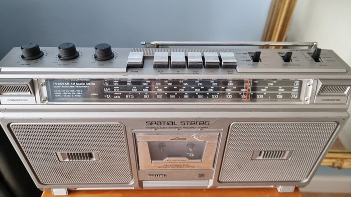Vintage Philips Spatial Stereo Radio Cassette Player TR 2821/15, works perfect.