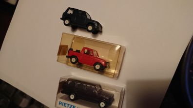 3 Mitsubishi Pajero model cars