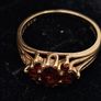 Vintage 9ct  yellow gold garnet ring Image 5