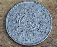 Great Britain UK 1965 Two Shillings Elizabeth II Coin - free standard postage