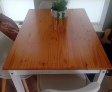 table and chairs x4