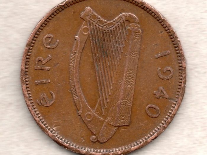 scarce Ireland/Irish/Eire Penny 1940 Coin (Low Mintage 312000) Hen Chicks Eire