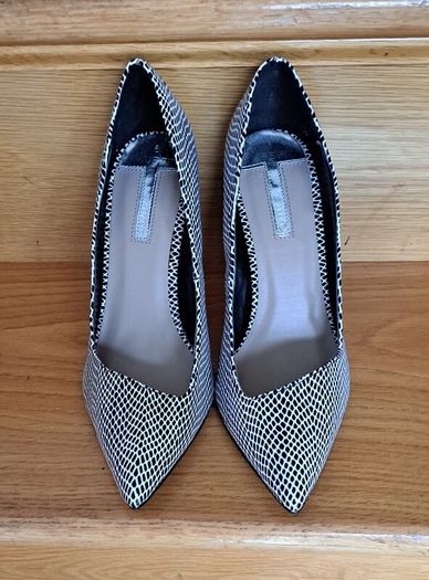 Black & White stiletto