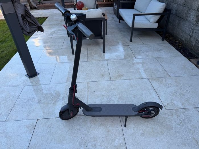 Xiaomi Mi M365 Electric Scooter