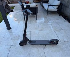 Xiaomi Mi M365 Electric Scooter