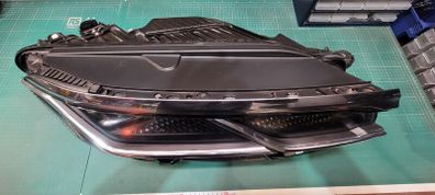 Vw Touareg 2019 Front Right Headlight