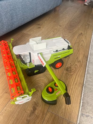 KLAAS remote control Combine Harvester