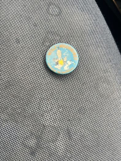 Rare Wills woodbines  clip on badge