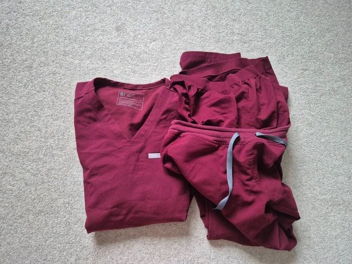 FIGS maternity scrubs