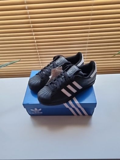 adidas superstar original Black