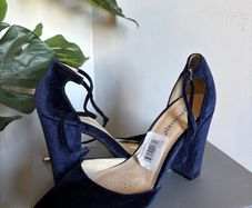 Ladies heels size 6