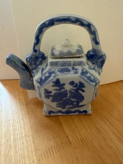 Vintage  Oriental Blue and White Teapot