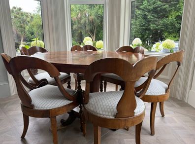 William IV style flame mahogany table & chairs