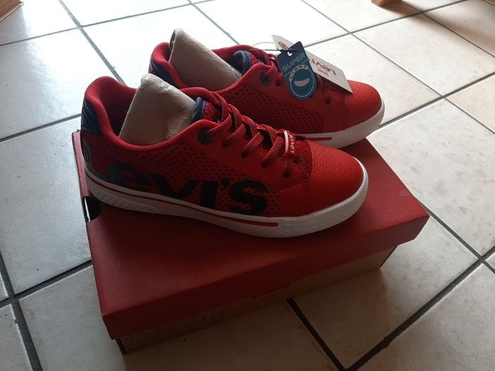 Boys levis trainers