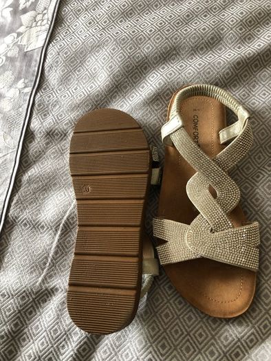Ladies sandal size 5