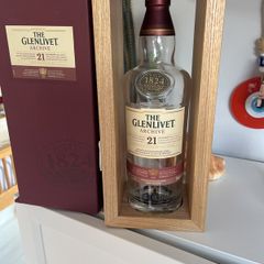 21 years THE GLENLIVET empty bottle with case
