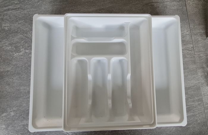 Cutlery holder