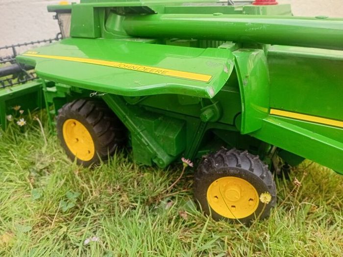 Bruder John Deere Combine Harvester