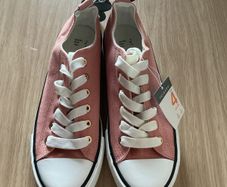 Ladies/Girls Shoes size 4 Brand New with tags