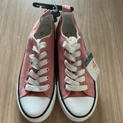 Ladies/Girls Shoes size 4 Brand New with tags