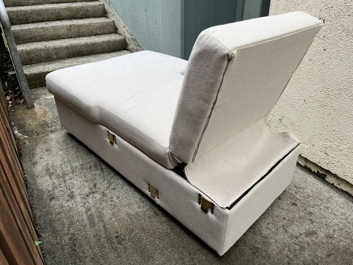 left chaise longue of sofa bed