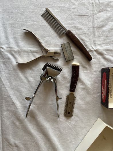 Vintage The Swift No30A dog hair clipper by Browns plus extras
