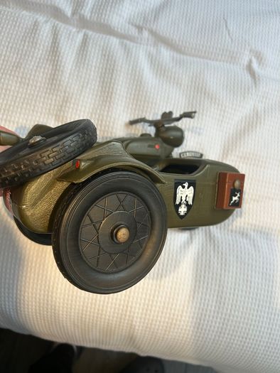 Action man side car bike