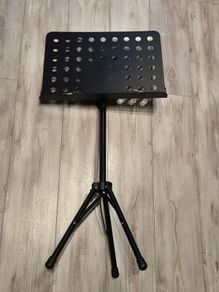 Extendable music stand