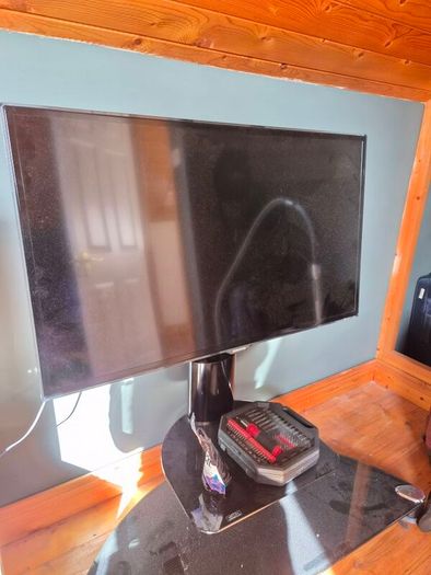 Samsung 40 inch Smart TV and stand
