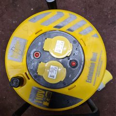Defender Light Industrial Cable Reel 25 Metres - 16A 2 Way 1.5mm 110V