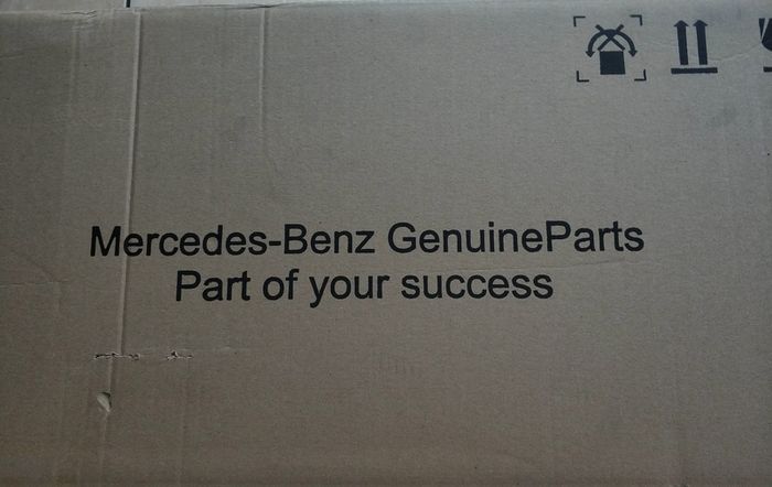 Genuine RH side headlight car parts for Mercedes  W204  -  2048209859. Brand New