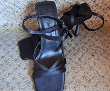 Primark black high heel sandles ..size 4