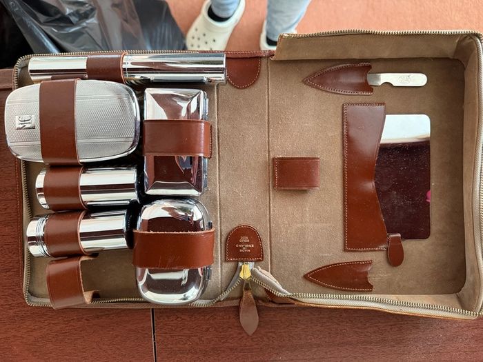 Men's vanity set