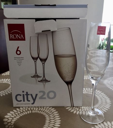 Champagne flute / glass